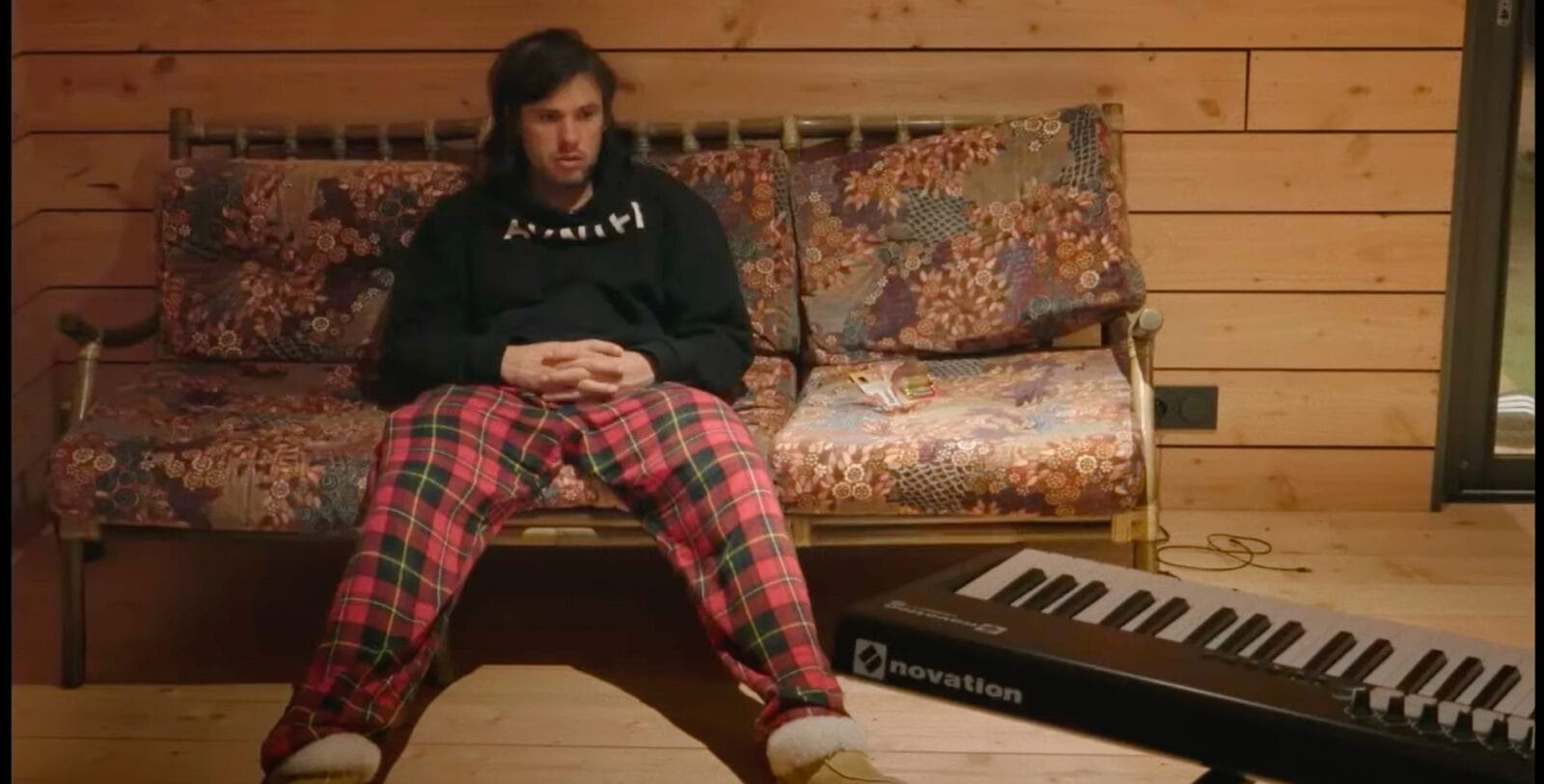 Montre Jamais ça à Personne Orelsan Netflix Montre jamais ça à personne partie 2 le 13 octobre - Orelsan 7th : Tout